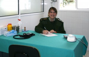 Rosa Romero en la consulta de Enfermería en la Base Naval de Rota
